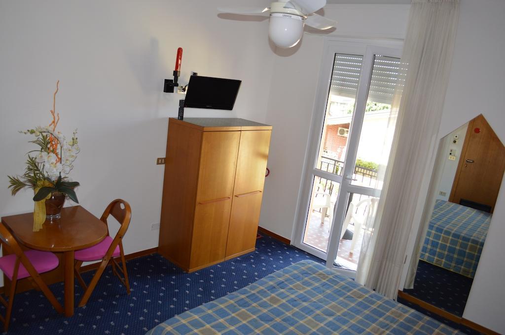 Hotel Azzurra Sirmione Room photo